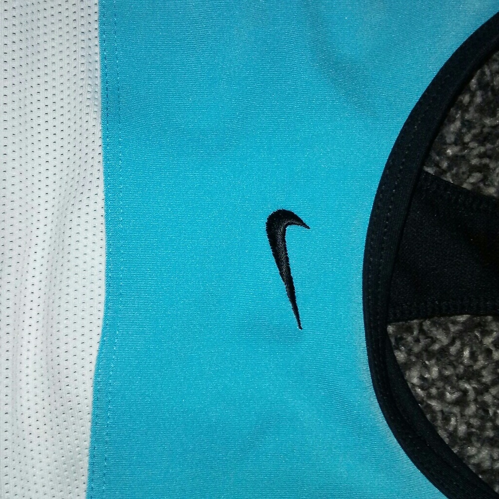 💙Nike Tanktop💙 - Picture 2 of 4